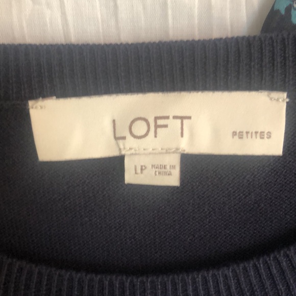 LOFT Size LP lot 2 blouses-navy sweater w/ floral hanging shirt & floral blouse - Picture 3 of 13